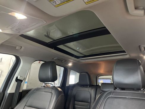 Used 2018 Ford Escape SEL image 18