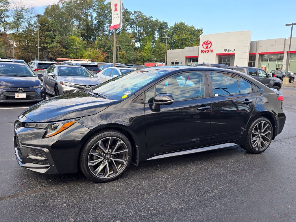 Used 2022 Toyota Corolla SE w/ SE Premium Package FWD image 3