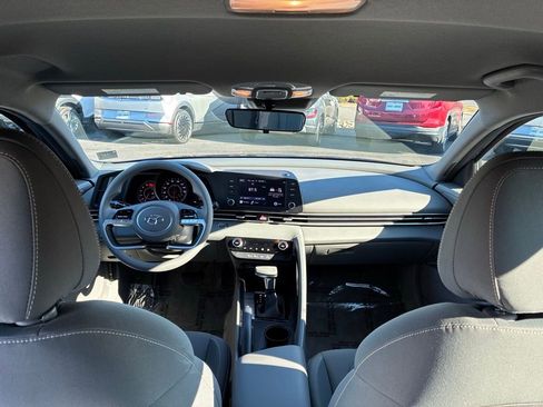 Used 2023 Hyundai Elantra SEL image 14