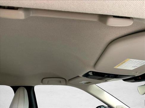 Used 2025 Mitsubishi Outlander SE FWD image 12