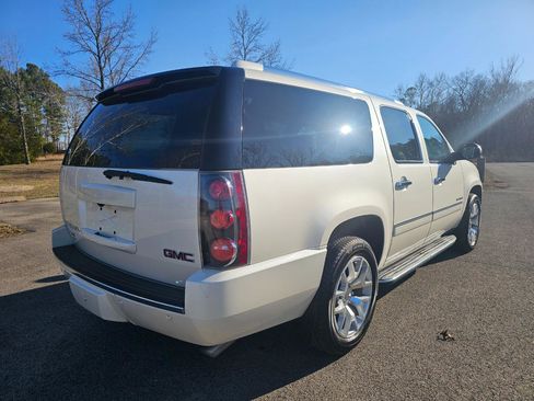 Used 2014 GMC Yukon XL Denali image 6