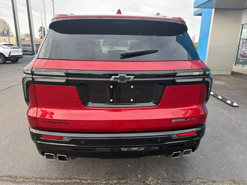 Used 2026 Chevrolet Traverse RS image 5
