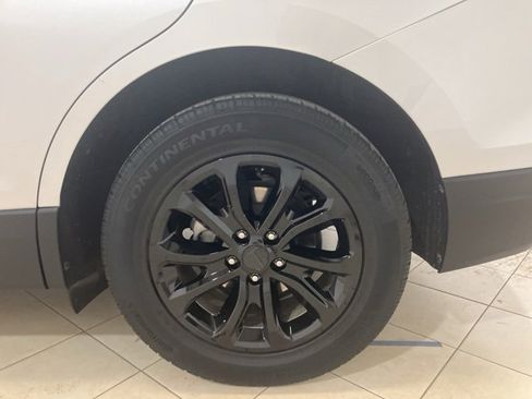 Used 2018 Chevrolet Equinox LT image 27