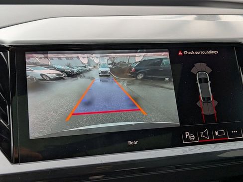 Used 2023 Audi Q4 e-tron Premium Plus w/ Premium Plus image 6