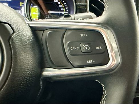 Used 2023 Jeep Wrangler Unlimited Sahara image 12