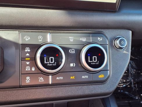 Used 2023 Land Rover Defender 90 X image 7