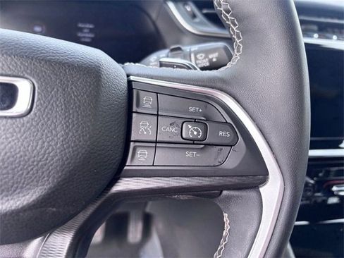 Certified 2024 Jeep Grand Cherokee L Laredo image 18