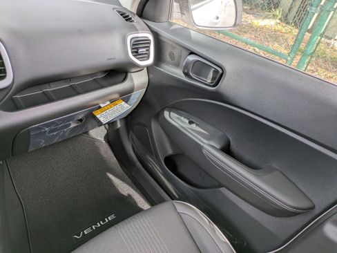 New 2026 Hyundai Venue SEL FWD image 17