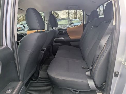 Used 2019 Toyota Tacoma SR5 image 14
