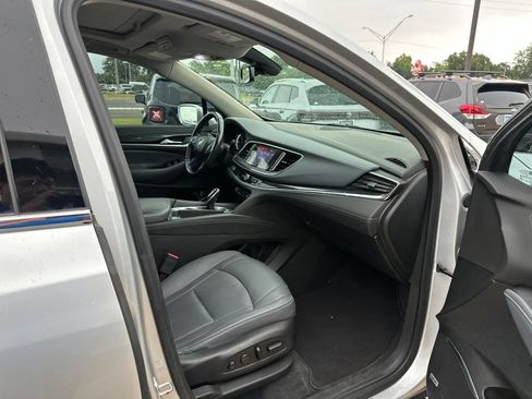 Used 2020 Buick Enclave Premium w/ Sun and Sites Package FWD image 23