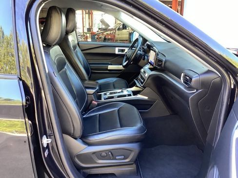 Used 2021 Ford Explorer XLT w/ Equipment Group 202A image 36