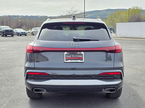 Certified 2025 Audi Q5 Premium w/ Convenience Package image 5