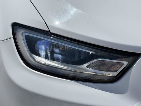 Used 2024 Chrysler Pacifica Touring-L FWD image 8