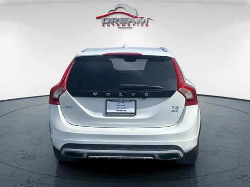 Used 2017 Volvo V60 T5 Cross Country Platinum AWD/4WD image 11