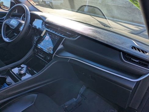 Used 2024 Jeep Grand Cherokee Altitude image 6