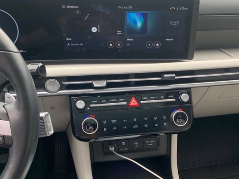 Used 2025 Hyundai Tucson Limited AWD/4WD image 16
