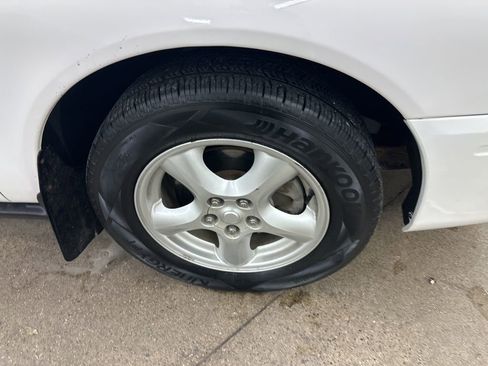 Used 2004 Ford Taurus SES image 14