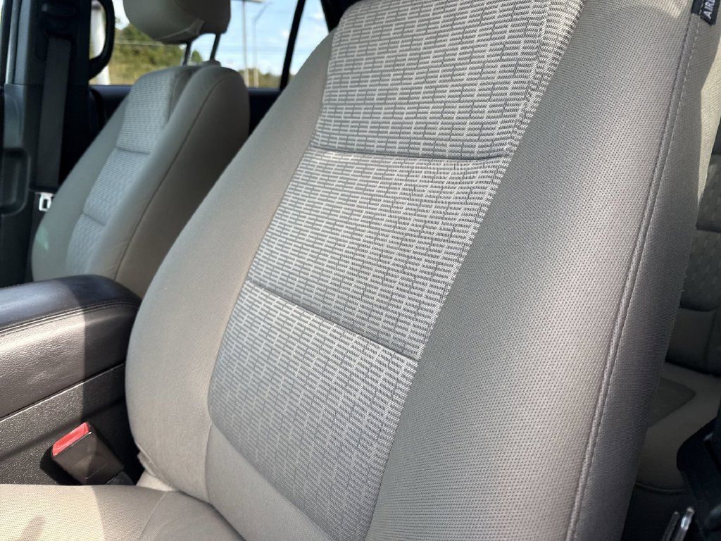 Used 2014 Ford Explorer XLT AWD/4WD image 9
