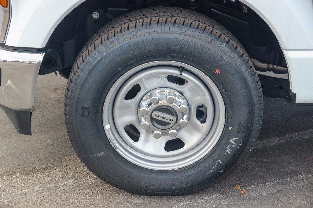 New 2025 Ford F350 XL w/ XL Chrome Package RWD image 14