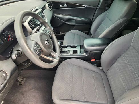 Used 2018 Kia Sorento L FWD image 12