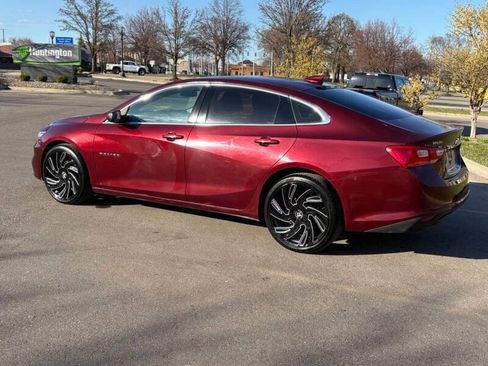 Used 2016 Chevrolet Malibu LT image 10