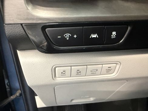 Used 2024 Kia Carnival EX FWD image 26