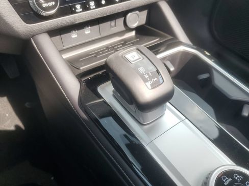 New 2026 Mitsubishi Outlander AWD image 21