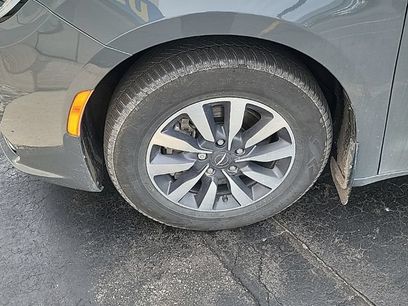 Used 2021 Chrysler Pacifica Limited