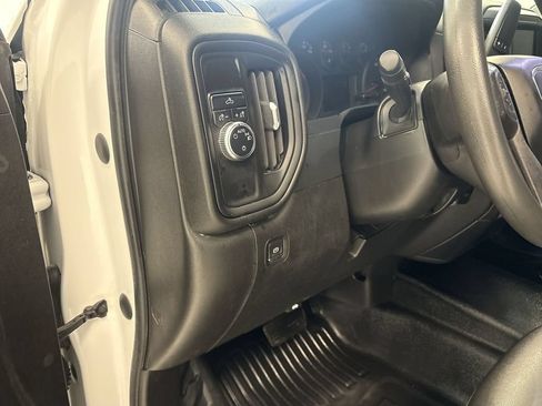 Used 2021 GMC Sierra 1500 2WD Crew Cab w/ Fleet Convenience Package image 18