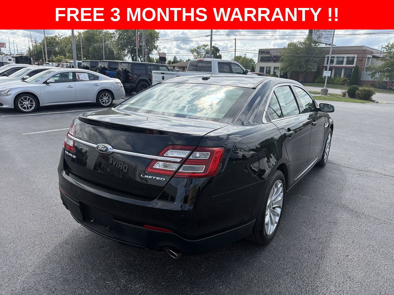 Used 2017 Ford Taurus Limited FWD image 30