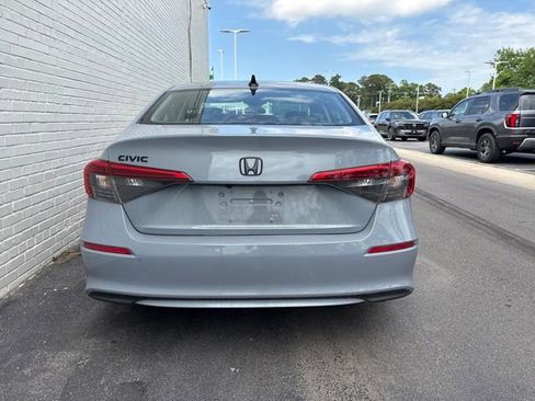 Used 2024 Honda Civic EX image 3
