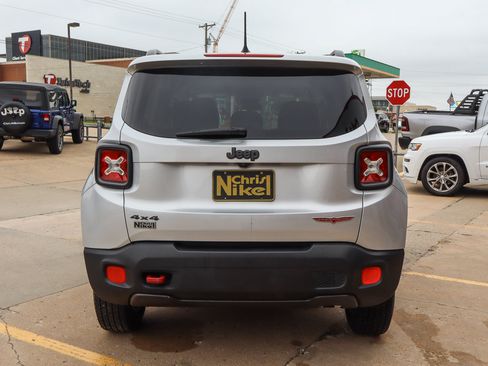 Used 2015 Jeep Renegade Trailhawk w/ Popular Equipment Group AWD/4WD image 6
