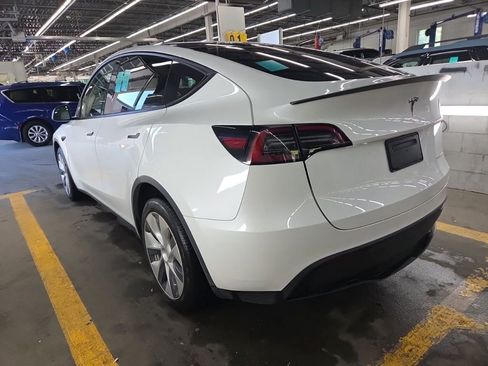 Used 2023 Tesla Model Y Long Range AWD/4WD image 4