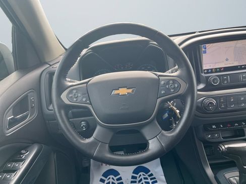 Used 2019 Chevrolet Colorado Z71 AWD/4WD image 12