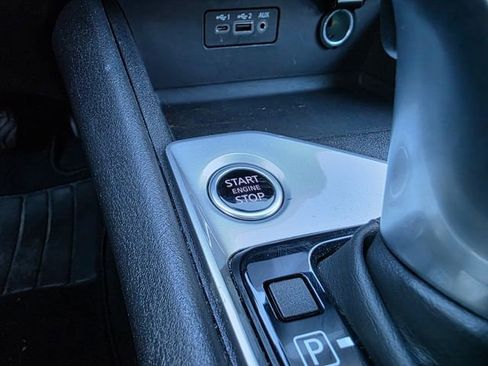 Used 2025 Nissan Altima 2.5 SV image 25