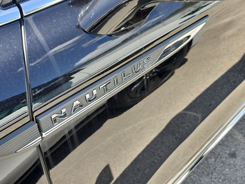 Certified 2023 Lincoln Nautilus AWD image 7
