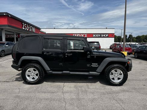 Used 2014 Jeep Wrangler Unlimited Sport w/ Quick Order Package 24S AWD/4WD image 2