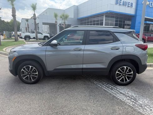 Used 2025 Chevrolet TrailBlazer LT AWD/4WD image 7