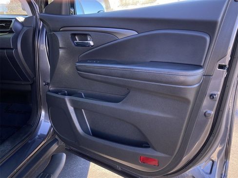Used 2020 Honda Ridgeline Sport image 40