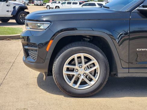 Used 2025 Jeep Grand Cherokee Laredo X RWD image 10