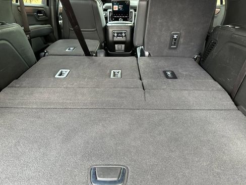 Certified 2025 GMC Yukon Denali image 17