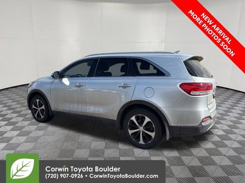 Used 2017 Kia Sorento EX AWD/4WD image 5