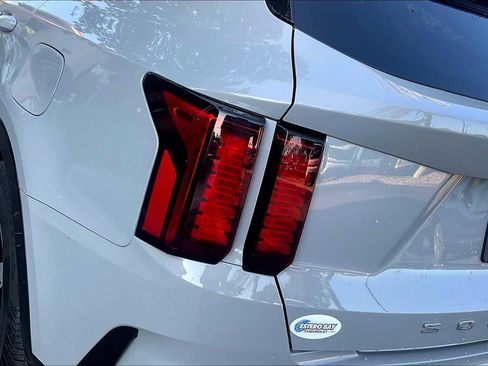 Used 2022 Kia Sorento EX w/ Panoramic Sunroof Package image 29