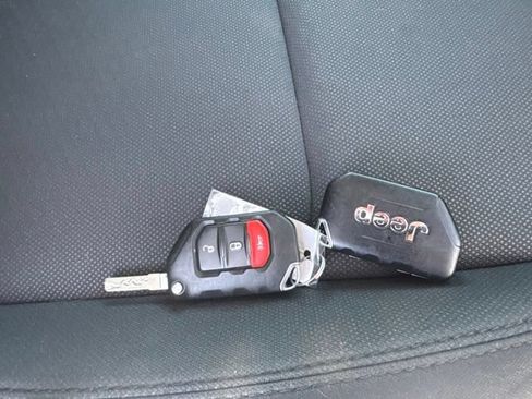 Used 2023 Jeep Wrangler Unlimited AWD/4WD image 5