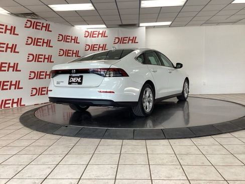 Used 2023 Honda Accord LX image 7