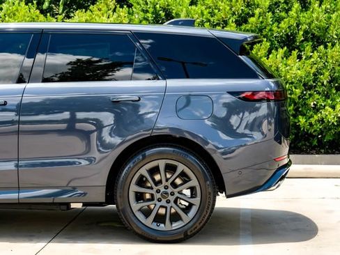 New 2026 Land Rover Range Rover Sport Dynamic SE AWD/4WD image 14
