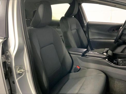 Used 2024 Toyota Prius LE image 7