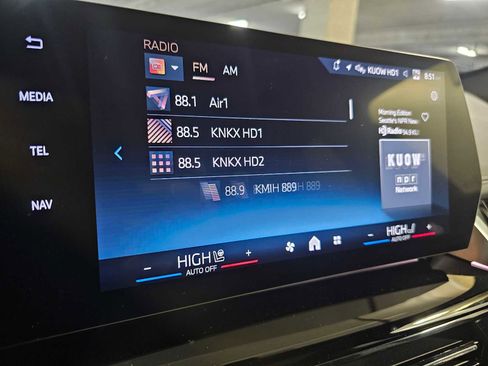 Used 2025 BMW X1 xDrive28i w/ Technology Package image 15