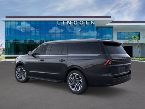 New 2026 Lincoln Navigator L Premier AWD/4WD image 4