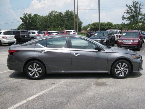Used 2025 Nissan Altima 2.5 S FWD image 5